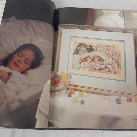 Bundle of 3 Cross Stitch Books from Leisure Arts Publication - Picture 5 of 14